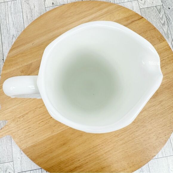 Westmoreland Vintage Grapes and Leave 9 Panel Milk Glass Pitcher White - Picture 7 of 11